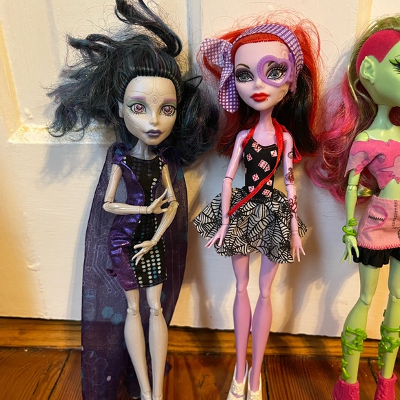 Monster High G3 doll lot + G1/G3 clothes - Picture 2 of 4